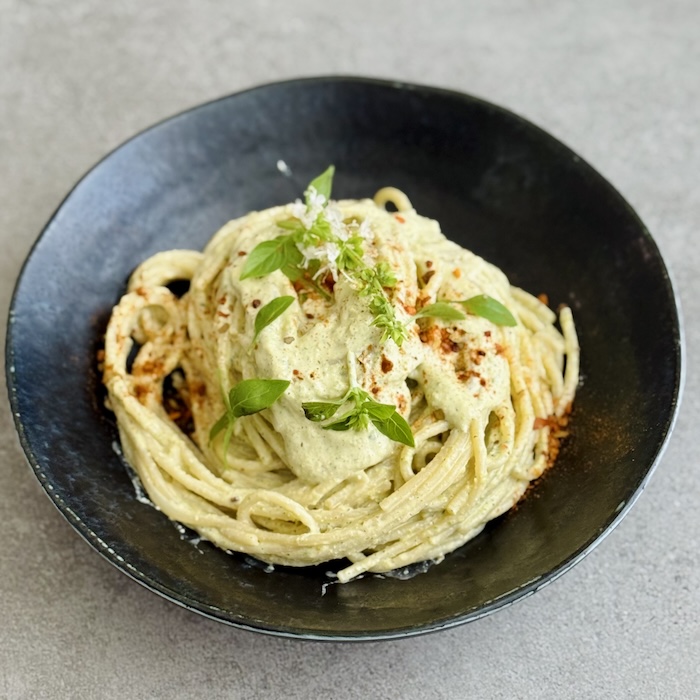Griechische Basilikum-Pesto-Sauce