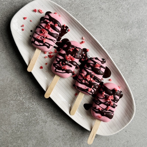 Protein-Erdbeereis ohne Zuckerzusatz