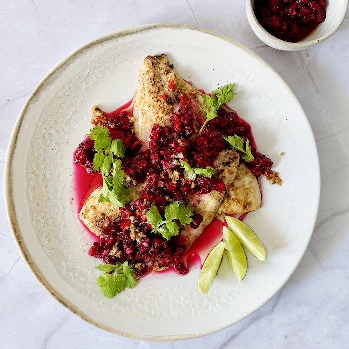 Fischfilets mit Pitaya-Salsa