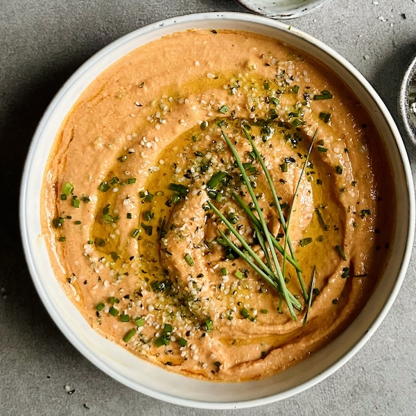 Rauchiger Paprika-Hummus-Dipp